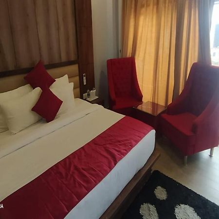 דרמסאלה Shivaay Morex- A Vegetarian Hotel מראה חיצוני תמונה